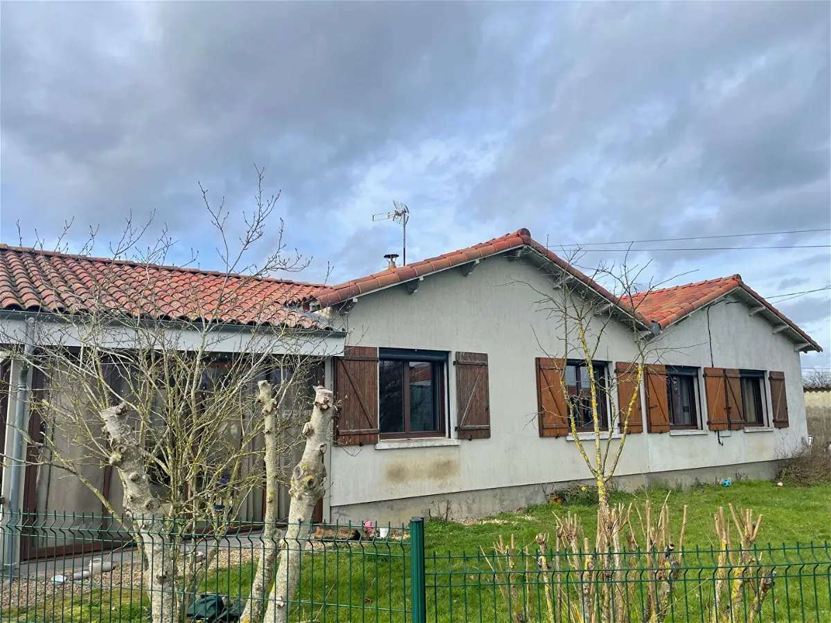 Achat maisonà LA CHAPELLE BATON