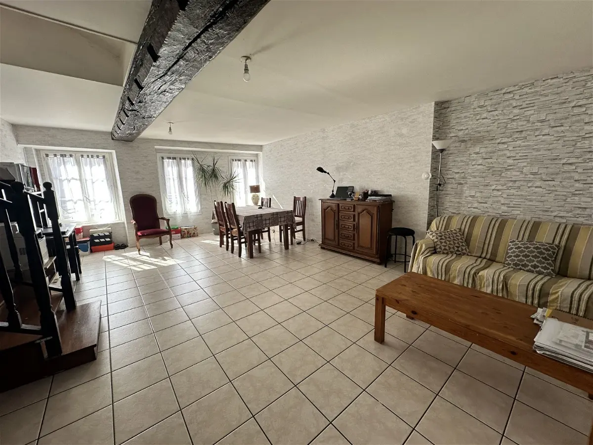 Appartement 5 pièces 123 m² · à Clécy · 122,6 m² · 670 €/mois