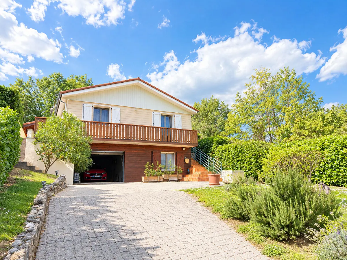 Maison 4 pièces 92 m² · à Voiron 38500 · 92,2 m² · 345 000 €
