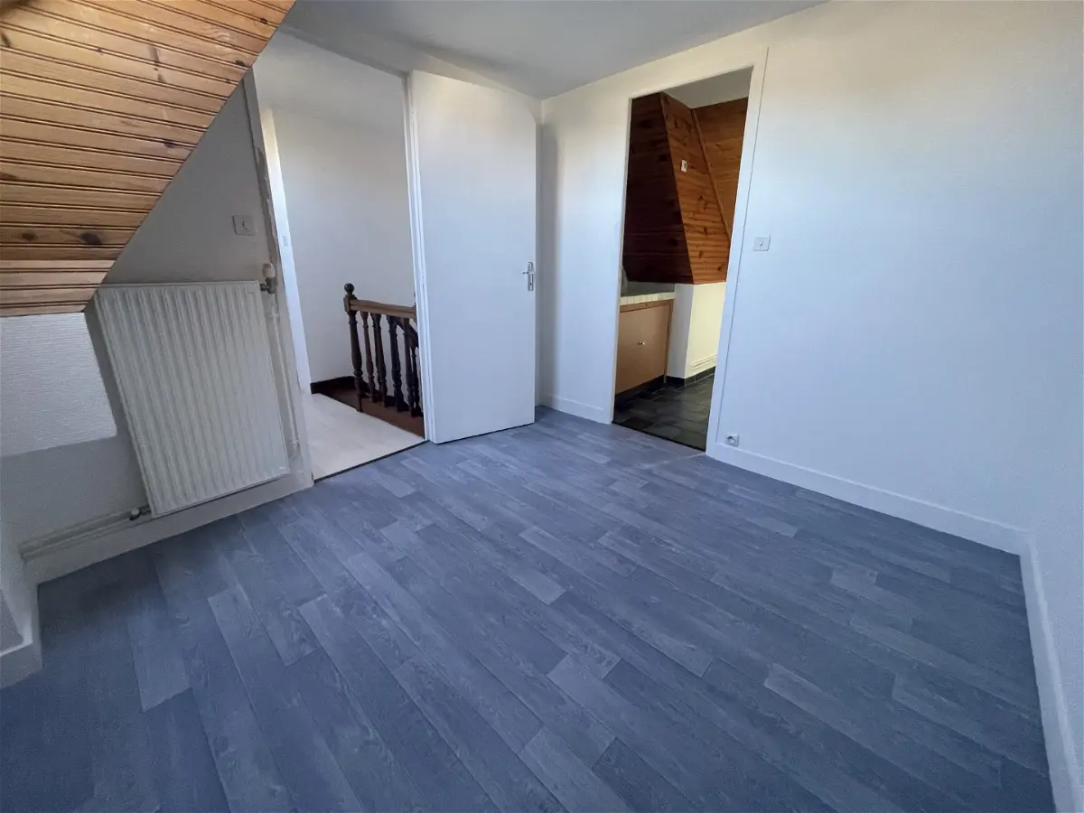 maisonà DESCARTES