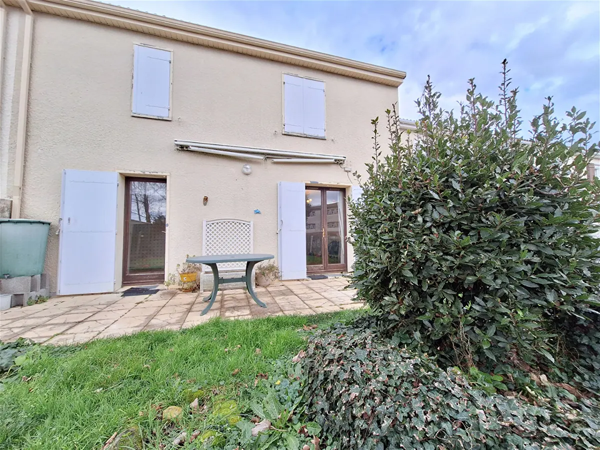 Achat maisonà TONNAY CHARENTE