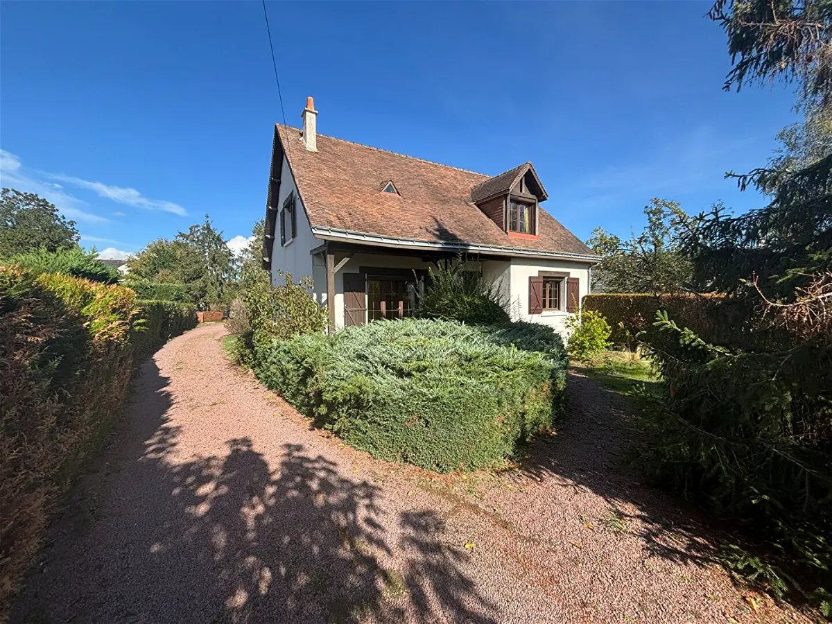 Maison 5 pièces 128 m² · à Chinon 37500 · 127,5 m² · 232 700 €