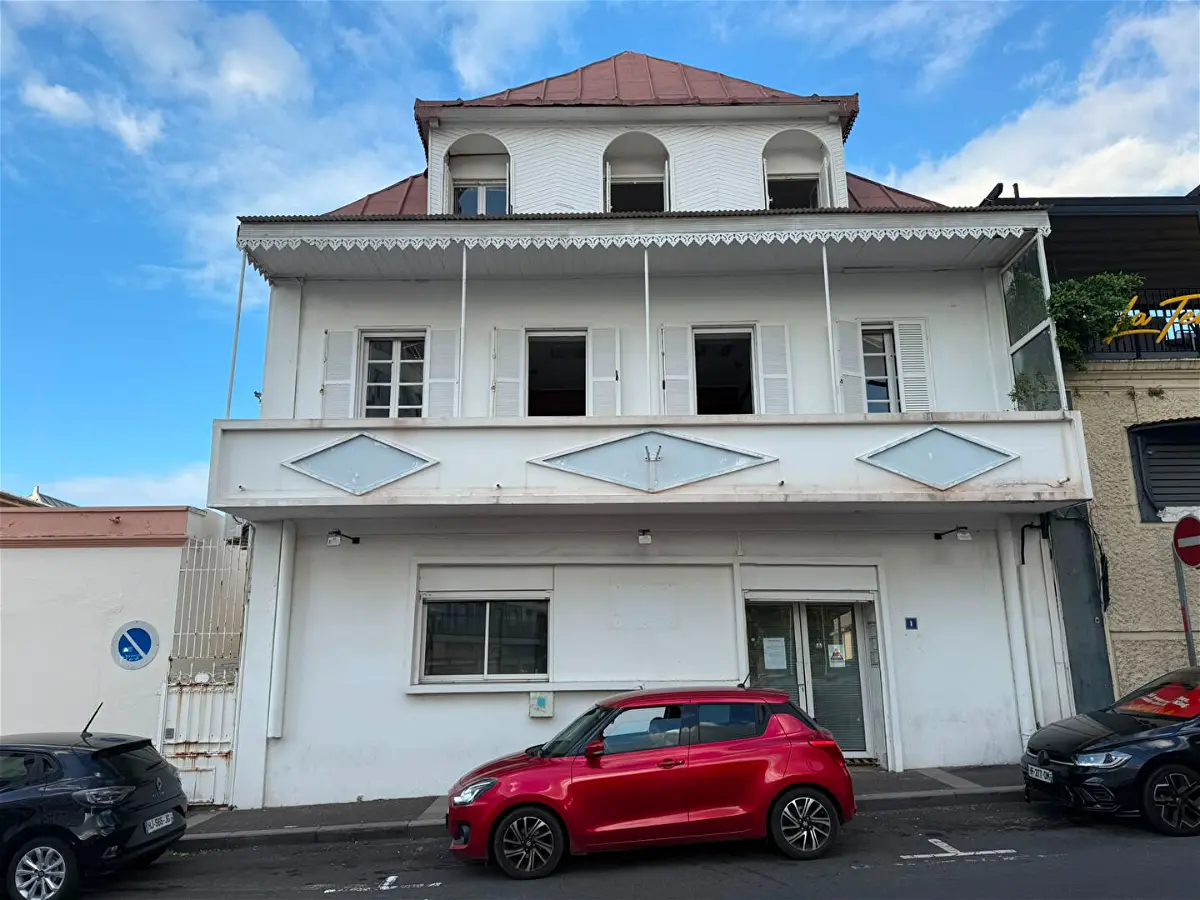 Maison 342 m² · à Saint-Denis · 342 m² · 745 000 €