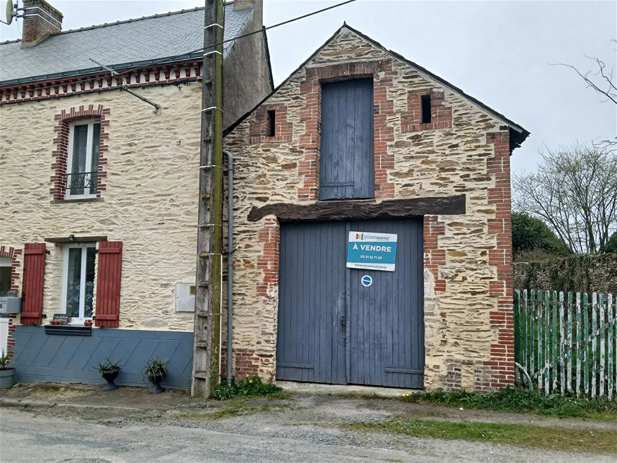 Achat stationnementà JUIGNE DES MOUTIERS