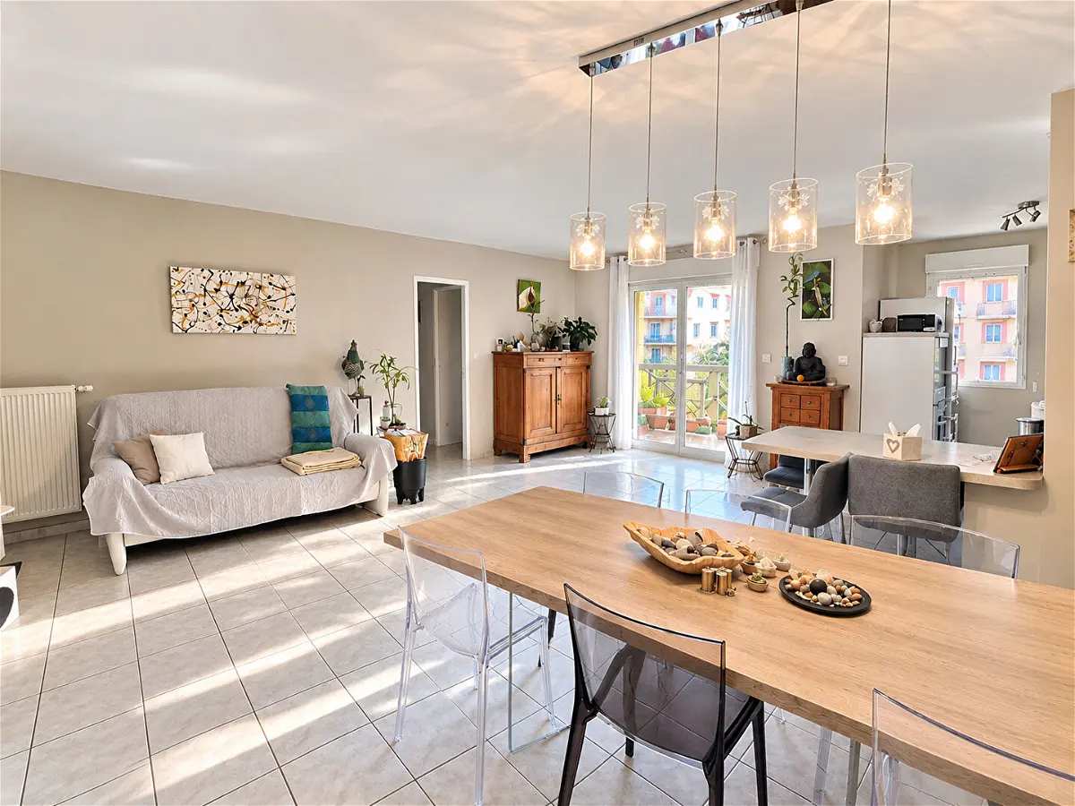 Appartement 4 pièces 102 m² · à Bourgoin-Jallieu · 101,5 m² · 260 000 €