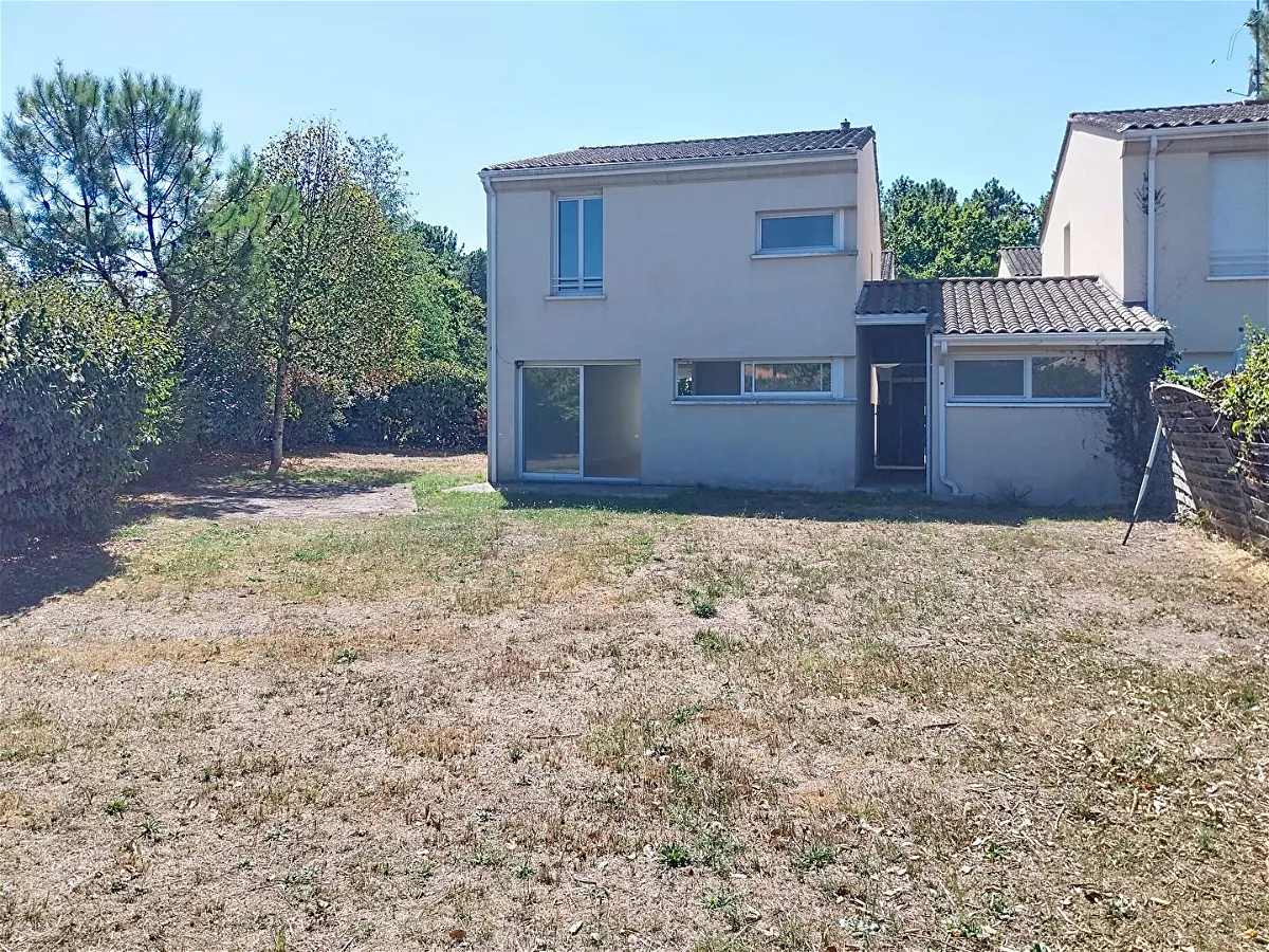 Maison 4 pièces 104 m² · à Saint-Médard-en-Jalles · 104 m² · 323 300 €