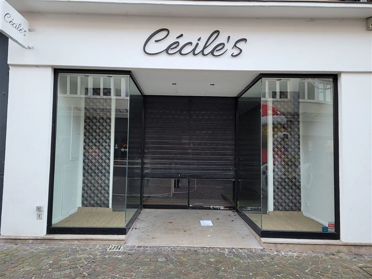 local_commercialà LENS