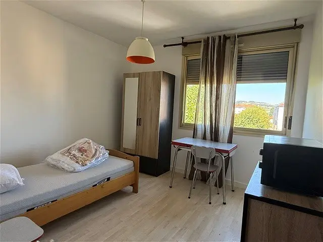 Appartement 1 pièce 17 m² · à Issoire · 16,6 m² · 330 €/mois