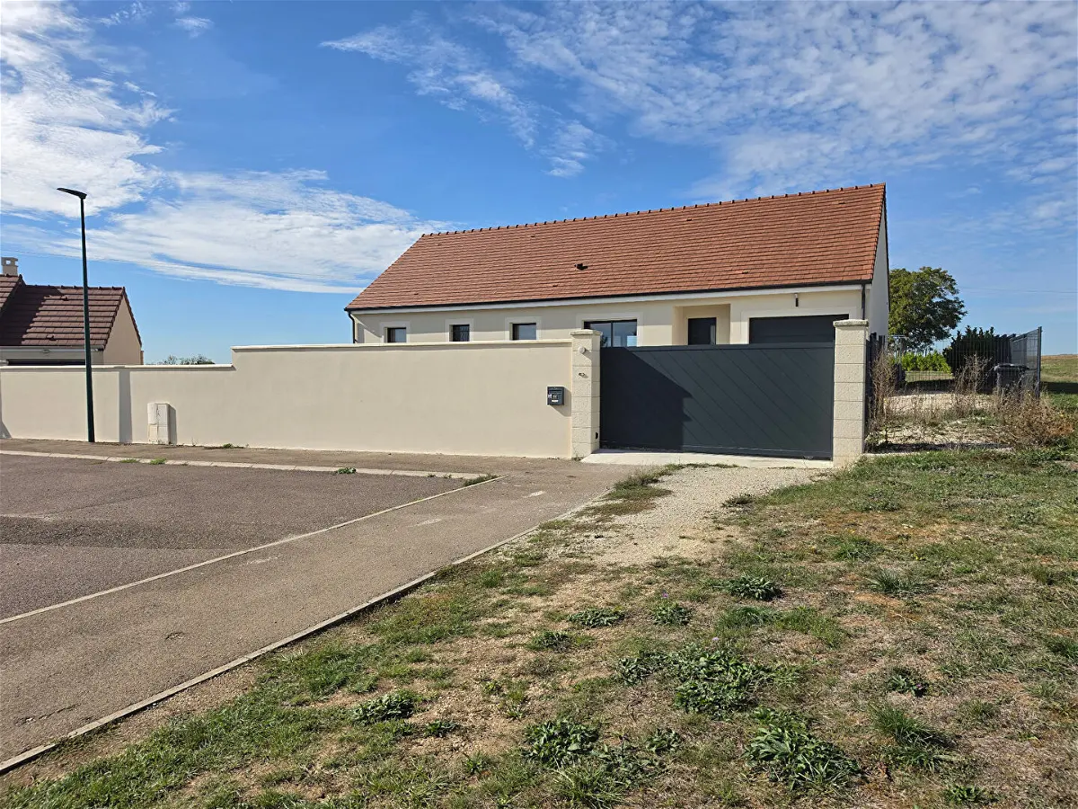 Maison 4 pièces 111 m² · à Brienon-sur-Armançon · 111 m² · 980 €/mois