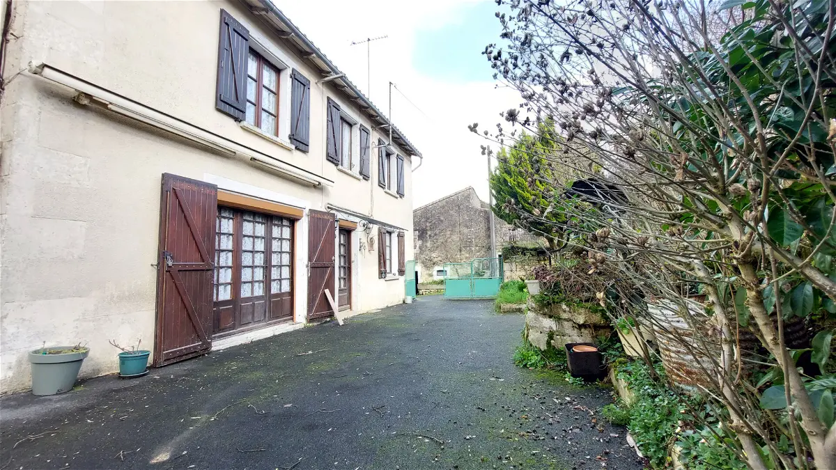 Achat maisonà AZAY LE BRULE