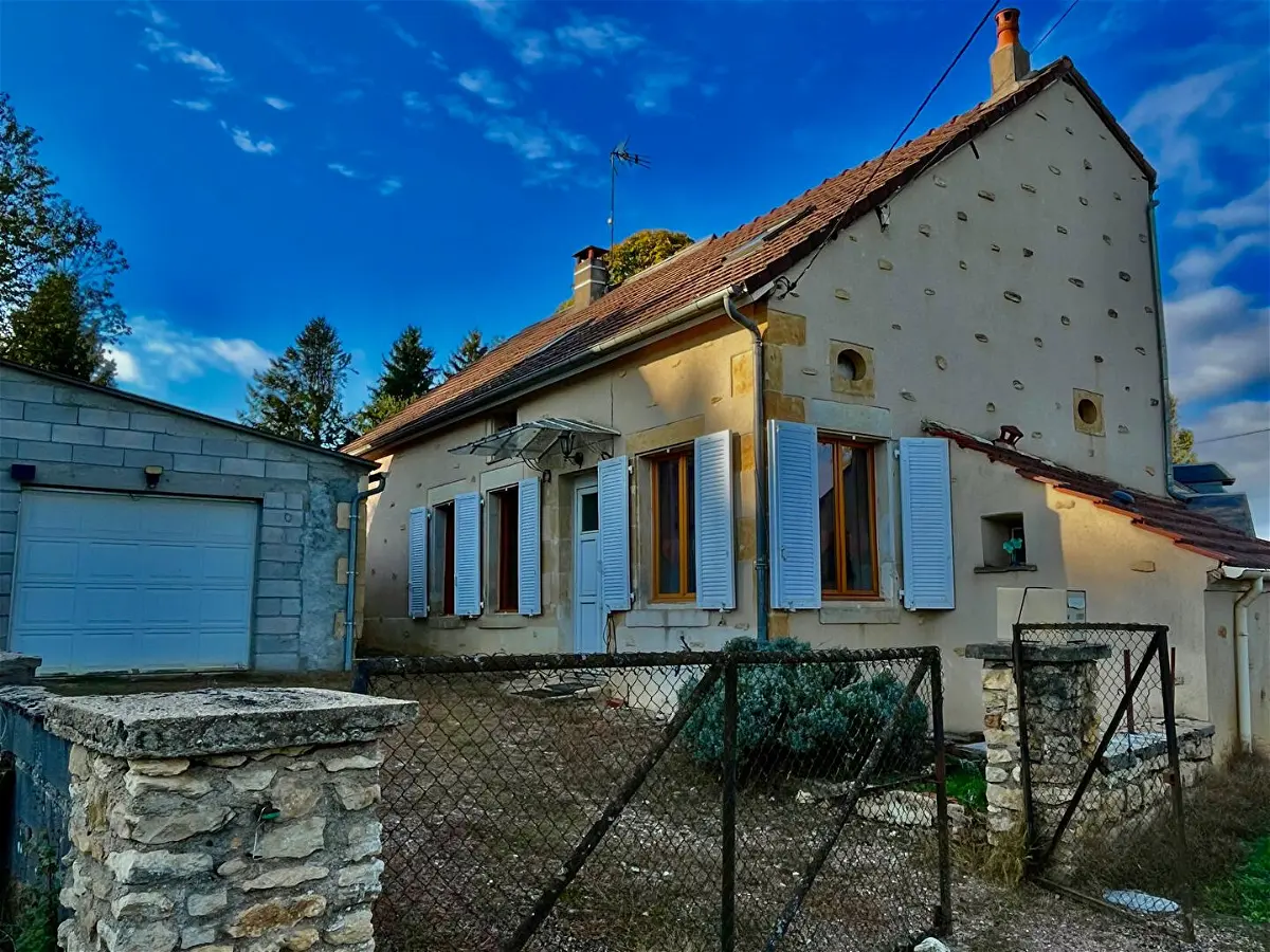 Maison 4 pièces 90 m² · à Châteauneuf-Val-de-Bargis · 90 m² · 77 000 €