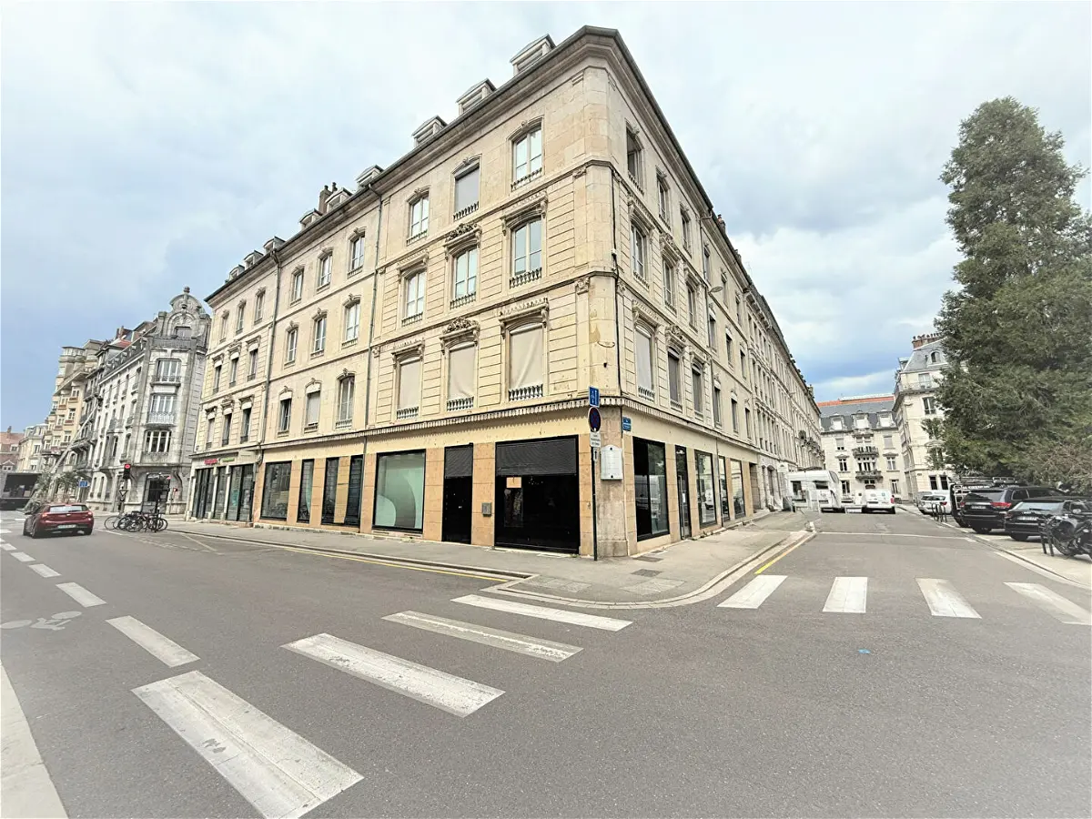local_commercialà BESANCON