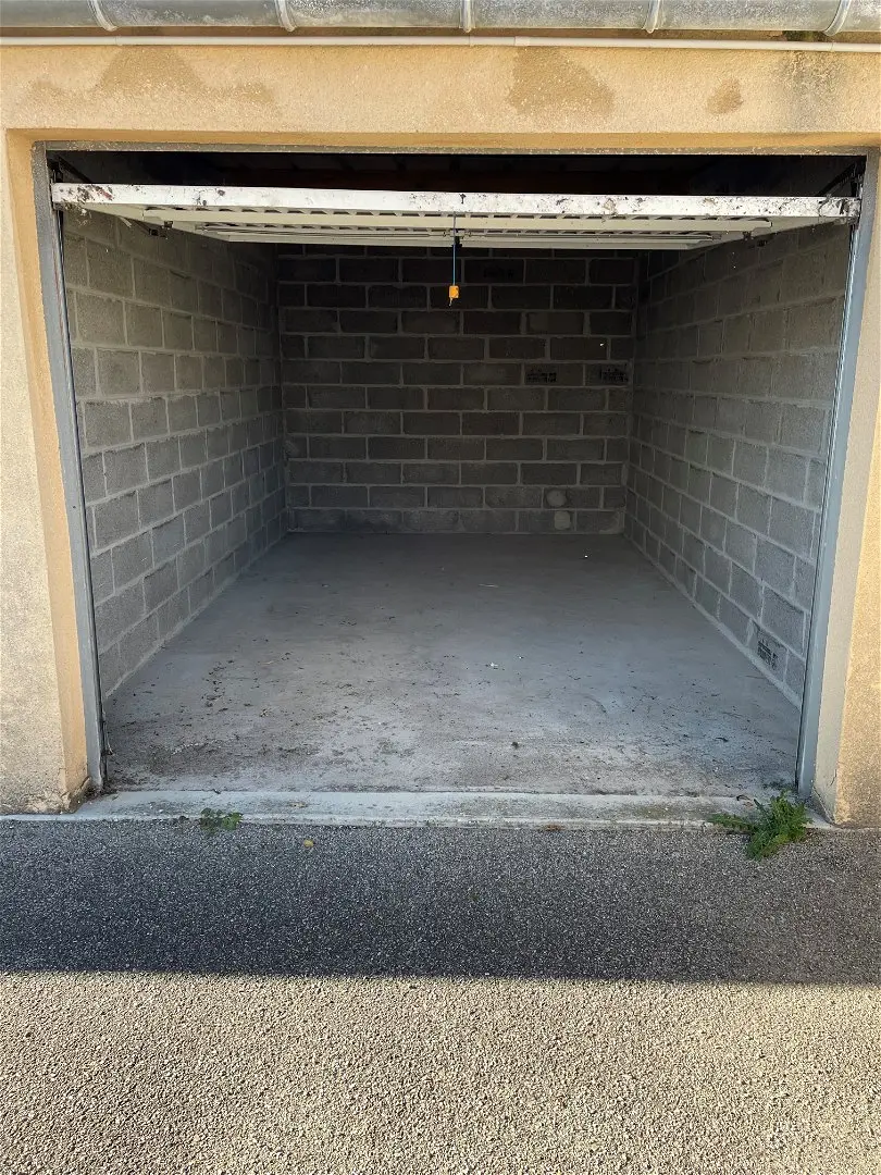 stationnementà MERS LES BAINS