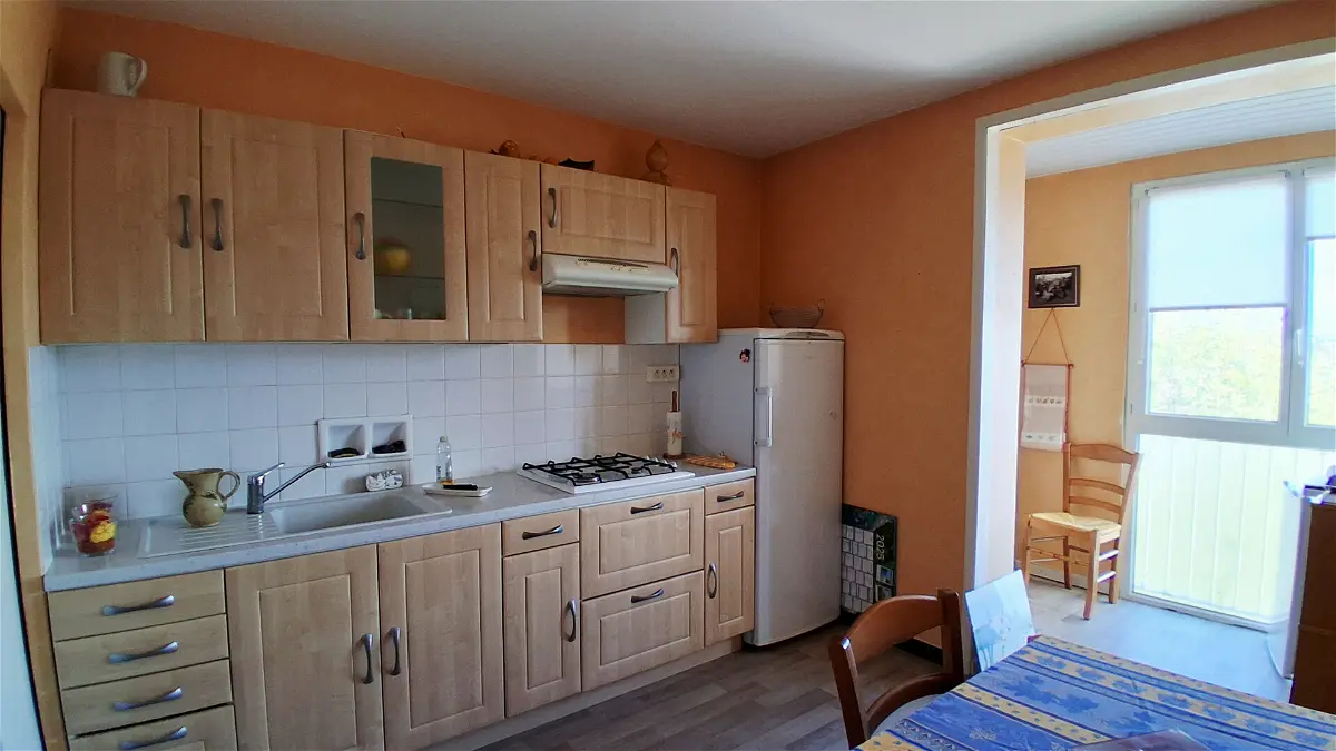 Appartement 2 pièces 51 m² · à Saint-Étienne · 50,7 m² · 75 000 €