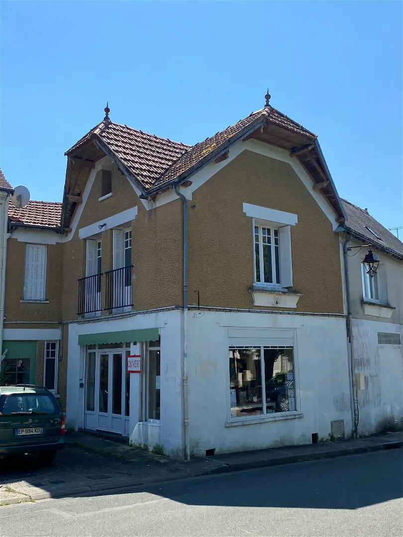 Maison 4 pièces 135 m² · à Yzeures sur Creuse 37290 · 135,4 m² · 120 000 €