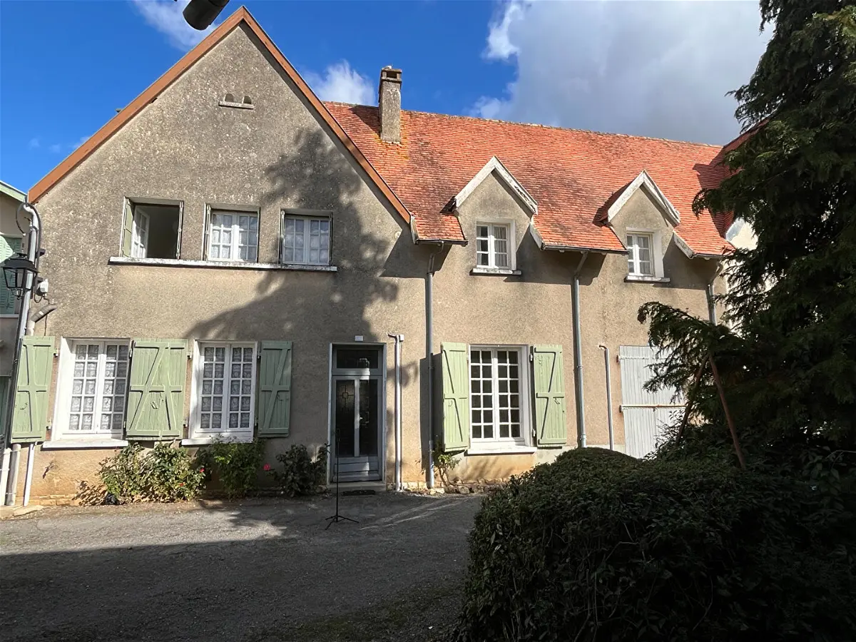 Maison 7 pièces 127 m² · au Vigeant · 126,7 m² · 131 500 €