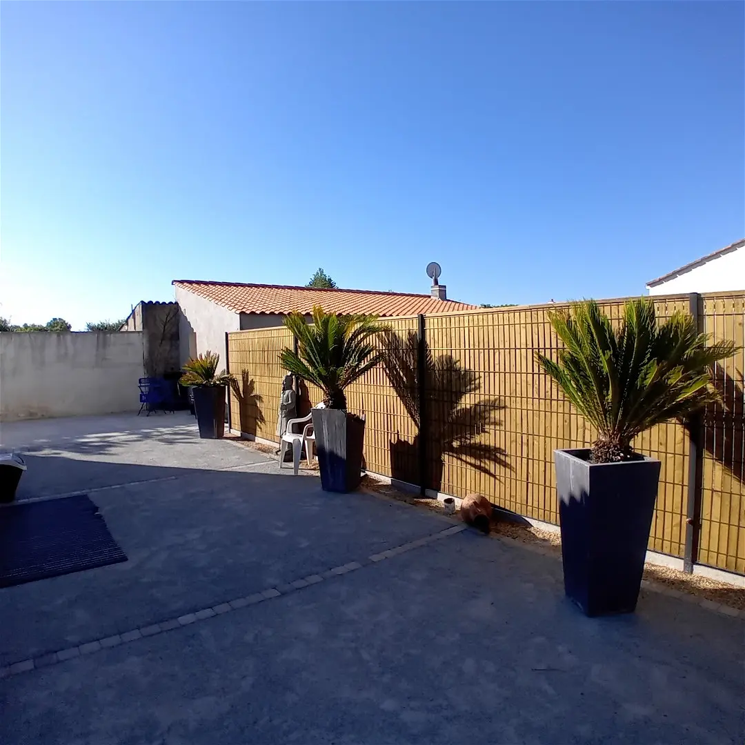 maisonà POIROUX