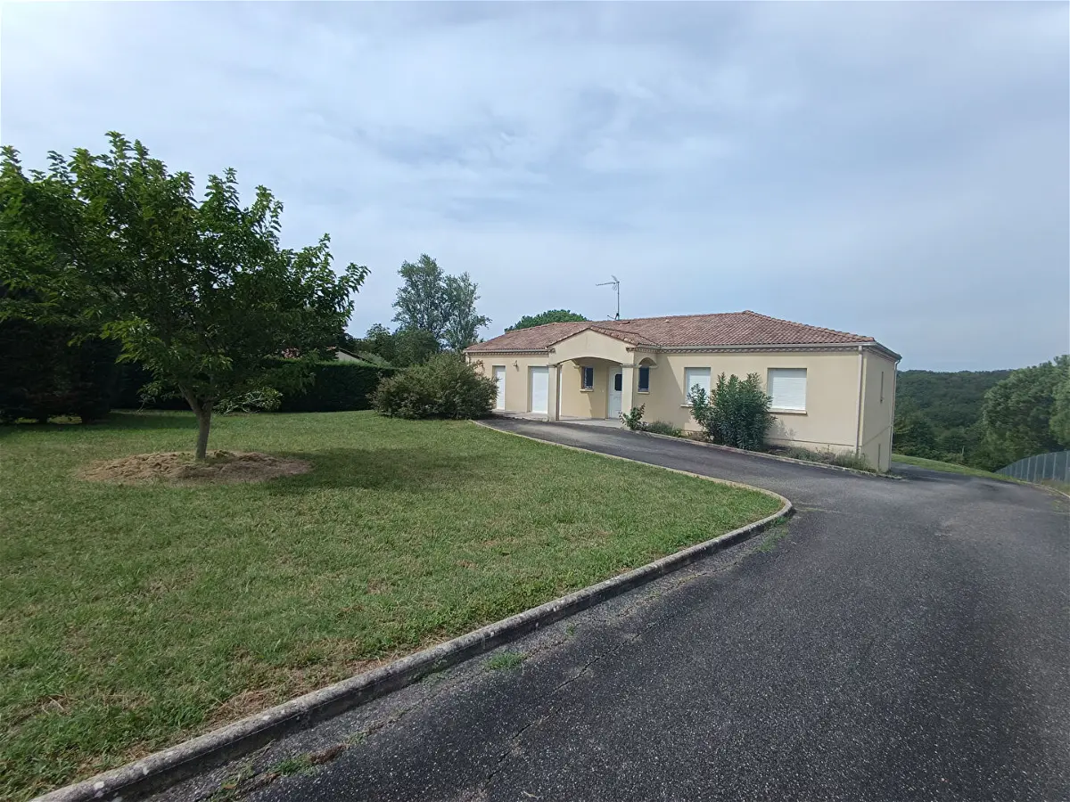 Maison 6 pièces 168 m² · à Sainte-Colombe-en-Bruilhois · 168 m² · 320 750 €