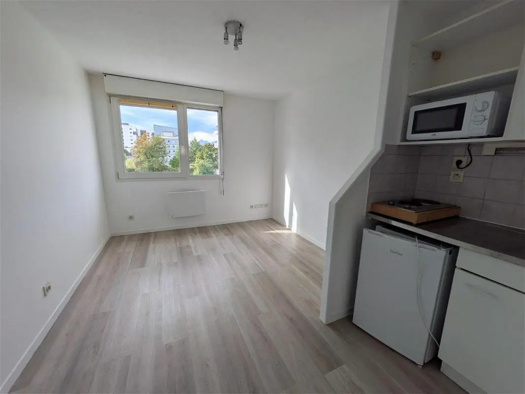 Appartement 1 pièce 17 m² · à Grenoble · 16,7 m² · 375 €/mois