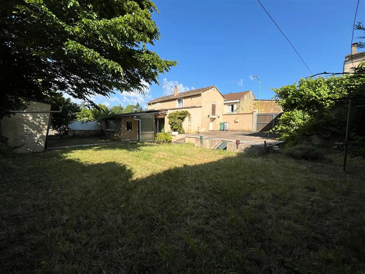 Achat maisonà FONTAINE LE COMTE