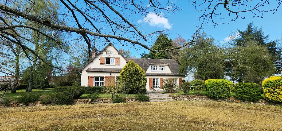 Maison 13 pièces 290 m² · à Vibraye 72320 · 290 m² · 233 120 €