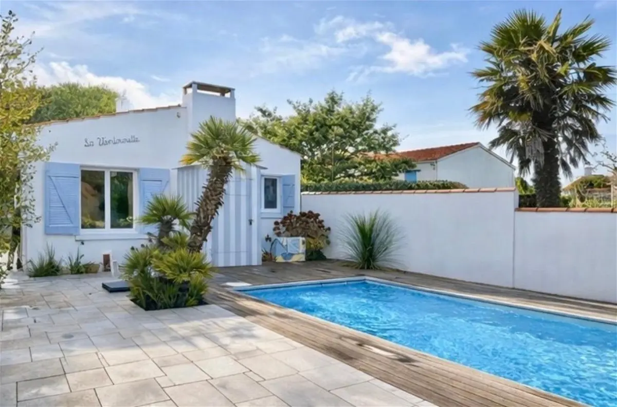 Achat maisonà LA BREE LES BAINS