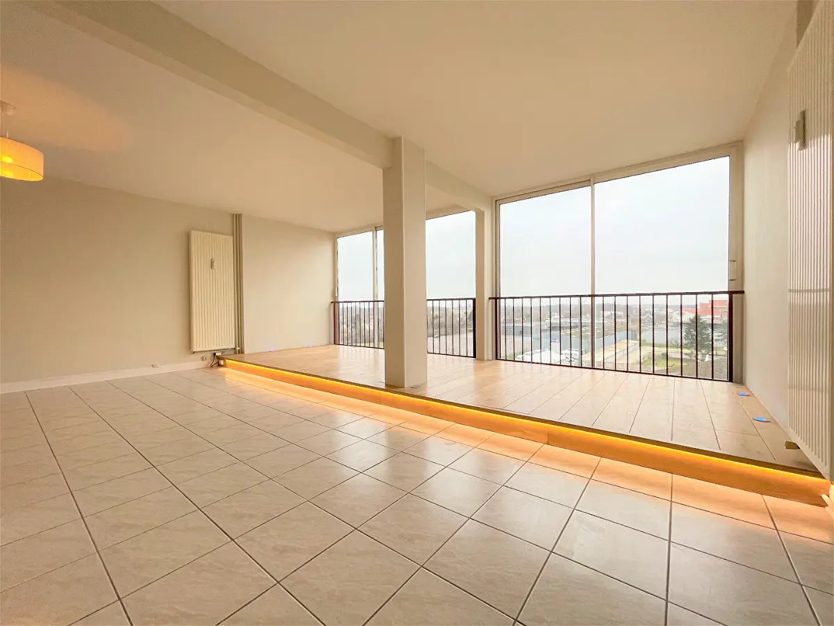 Appartement 4 pièces 90 m² · à Saint-Julien-les-Villas · 89,7 m² · 790 €/mois