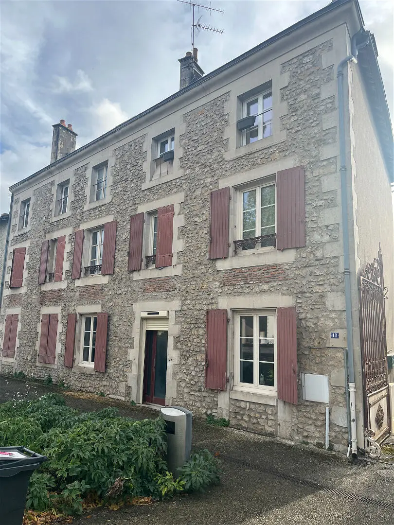 Achat maisonà LUSSAC LES CHATEAUX