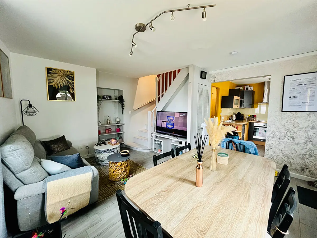 Achat maisonà FLEURY LES AUBRAIS