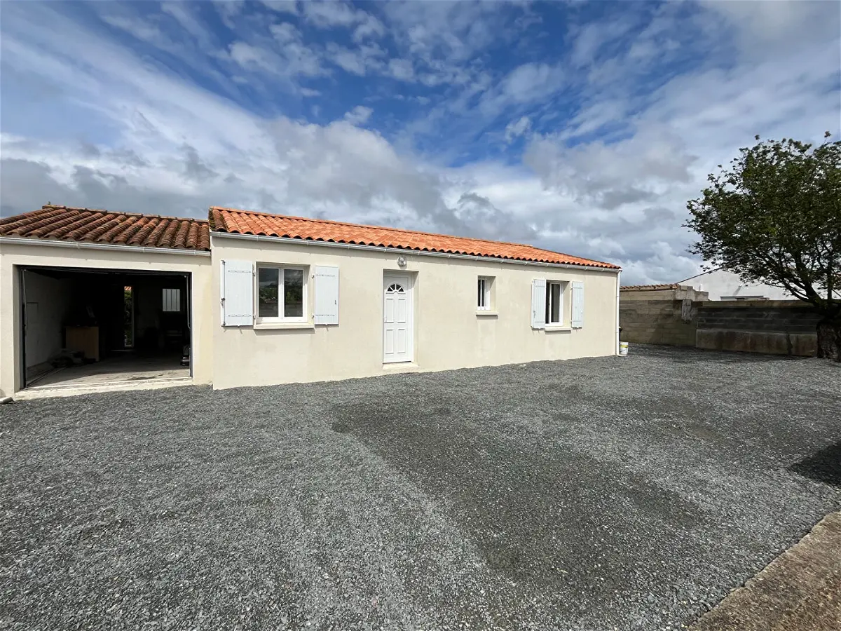 maisonà SAINT CYR DU DORET