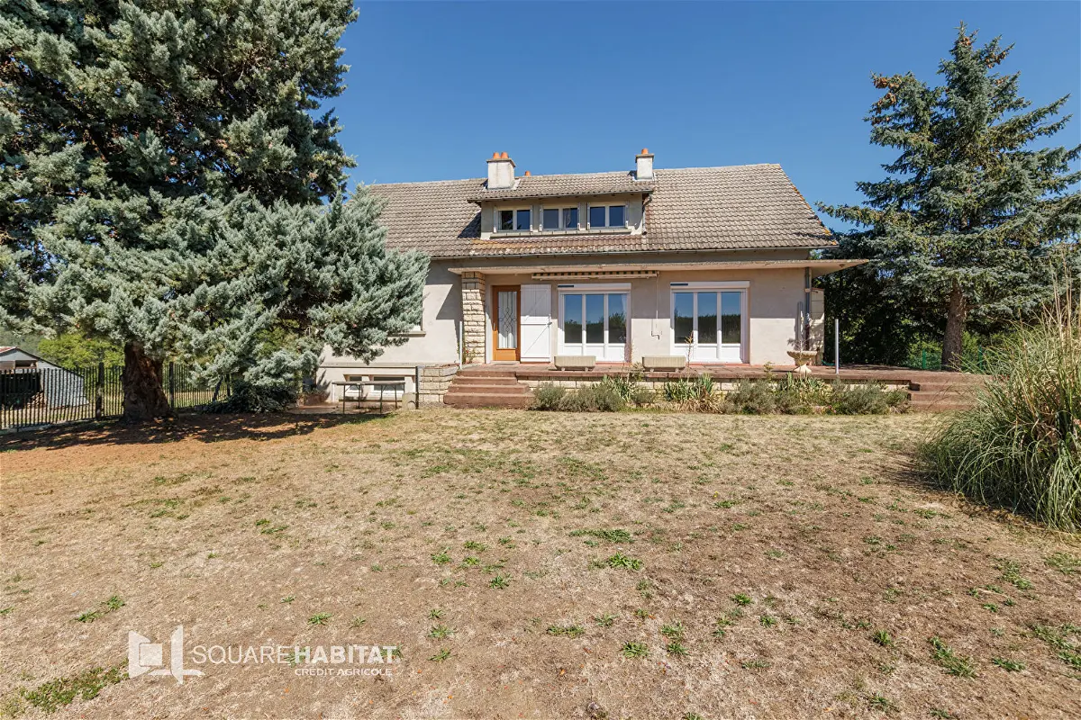 Maison 7 pièces 192 m² · à Saint Jean en Val 63490 · 192 m² · 240 000 €
