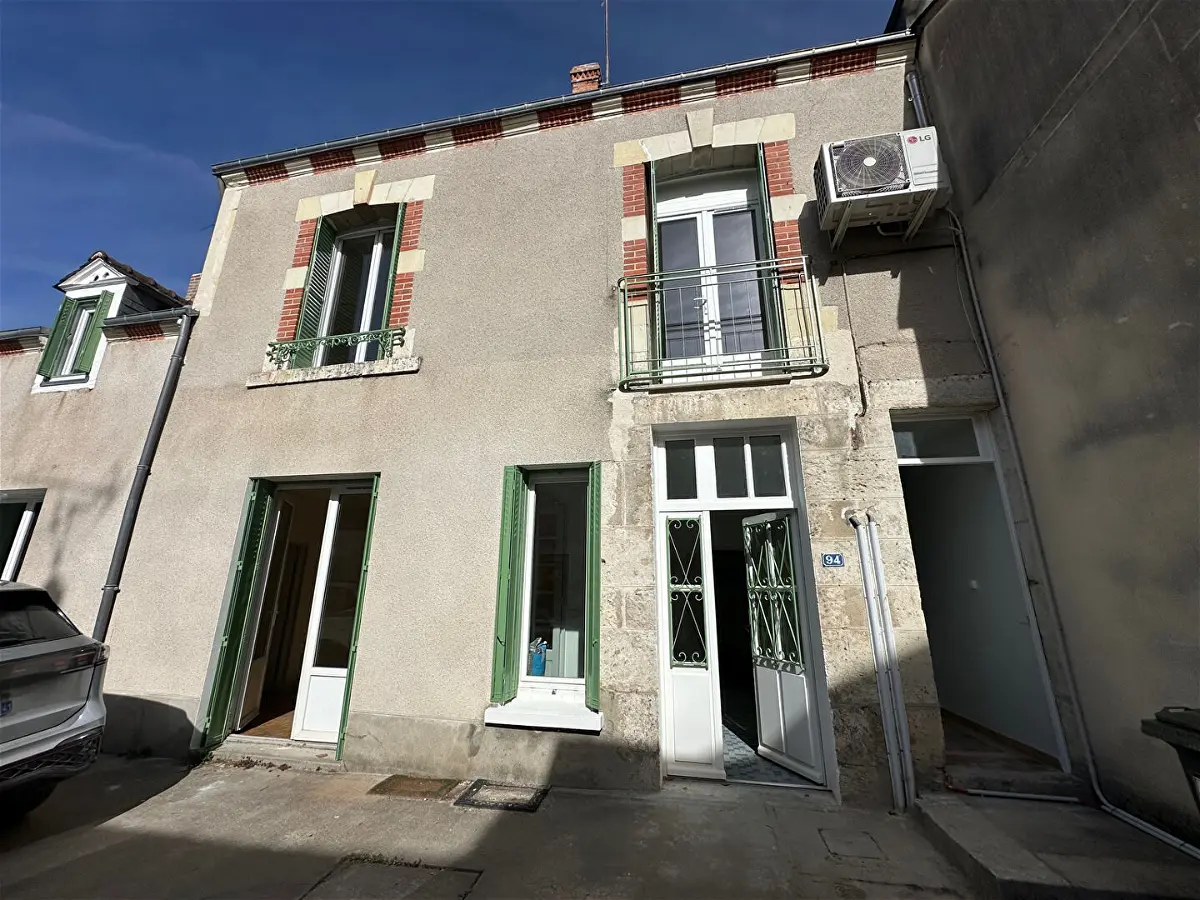 appartementà COUR CHEVERNY
