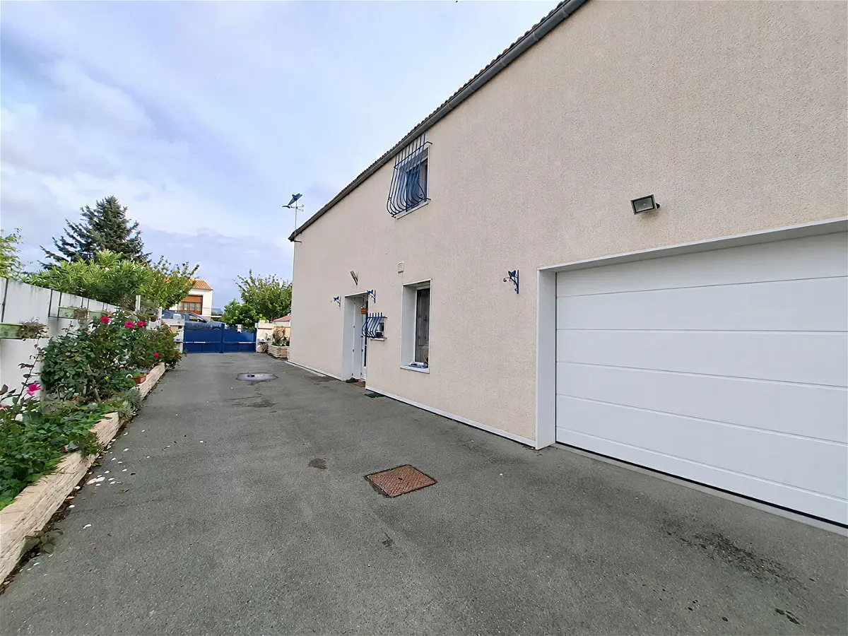 Maison 6 pièces 190 m² · à Muron · 190 m² · 285 000 €