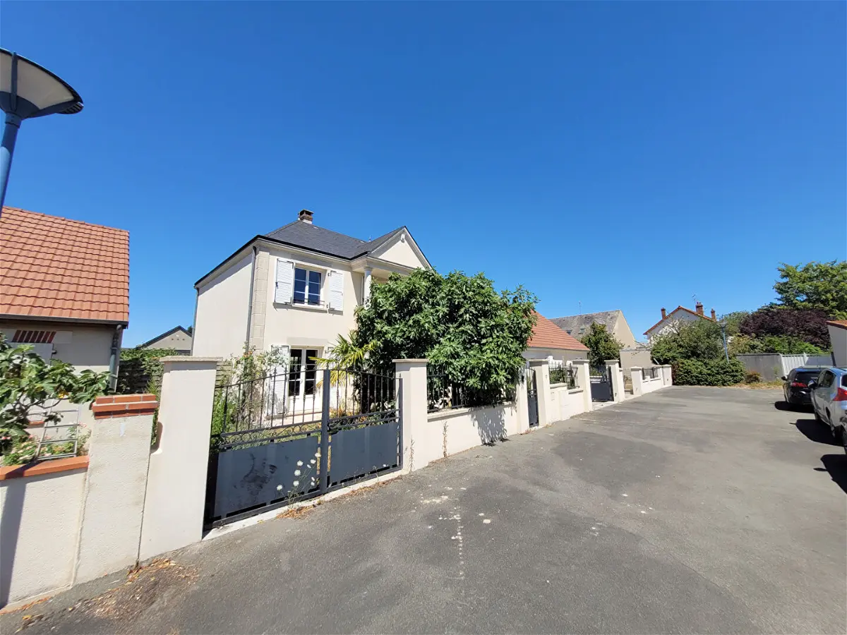 Achat maisonà FLEURY LES AUBRAIS