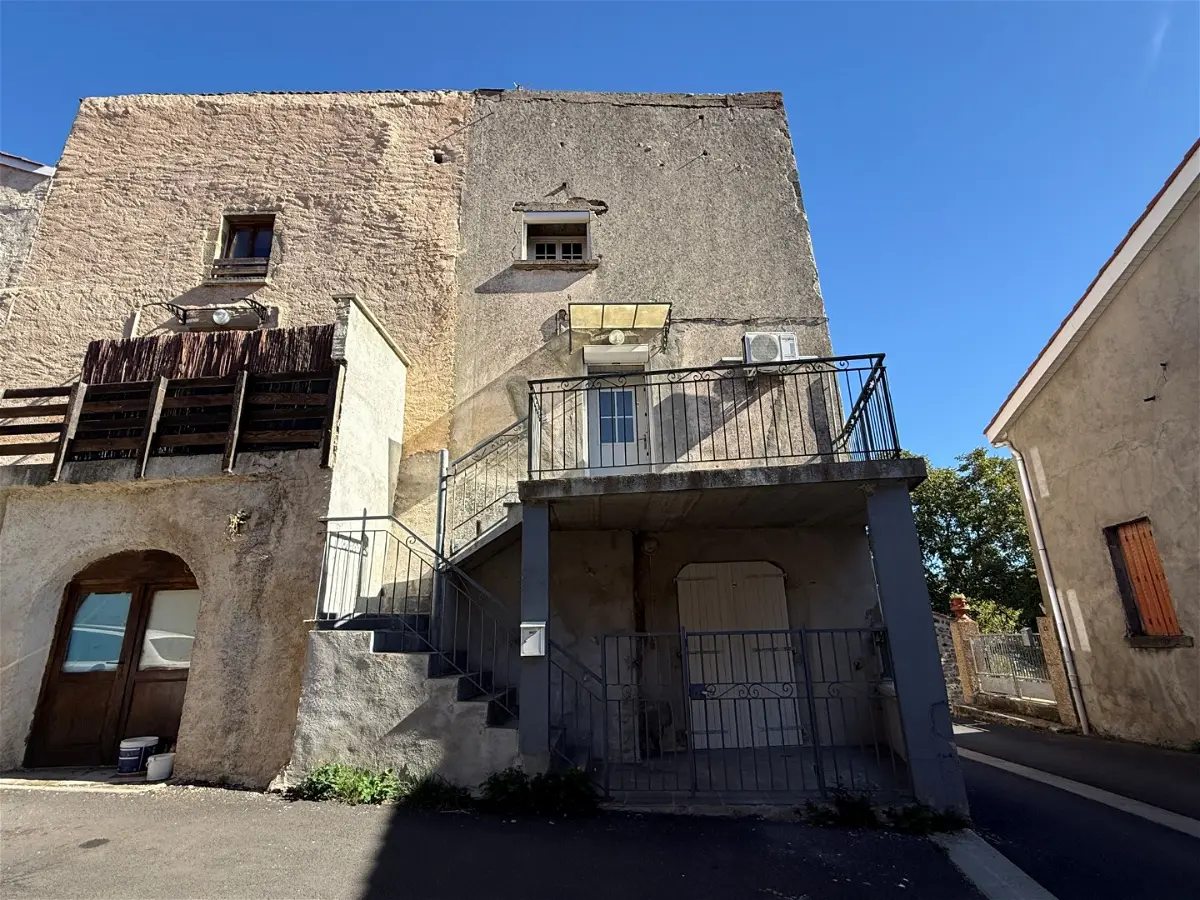 maisonà MONTAIGUT LE BLANC