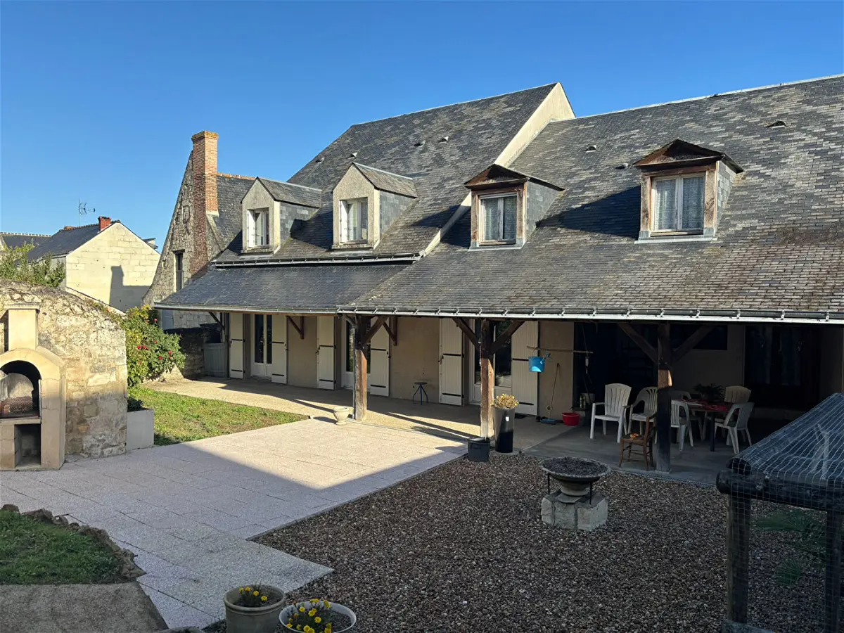 Maison 11 pièces 258 m² · à Candes-Saint-Martin · 257,6 m² · 302 000 €