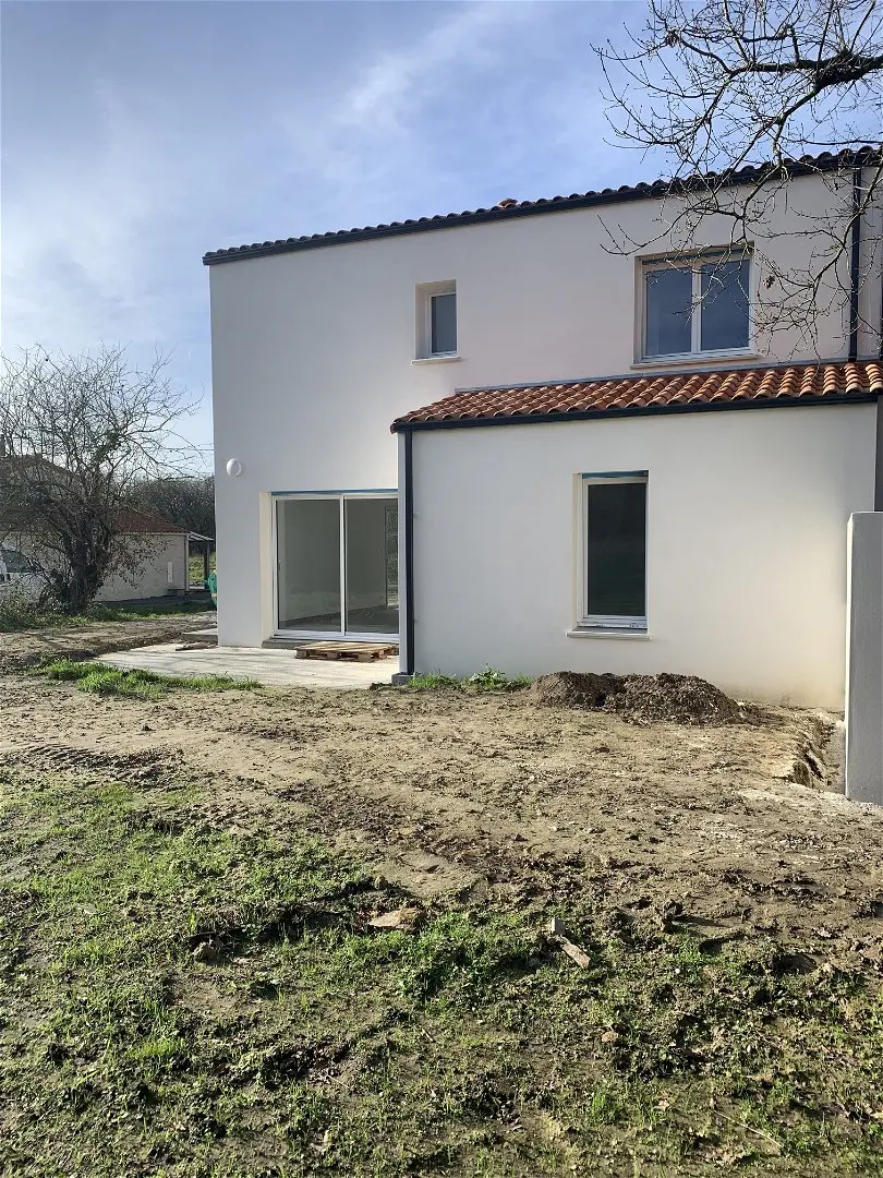 Maison 4 pièces 98 m² · à La Chevrolière · 98 m² · 1 150 €/mois