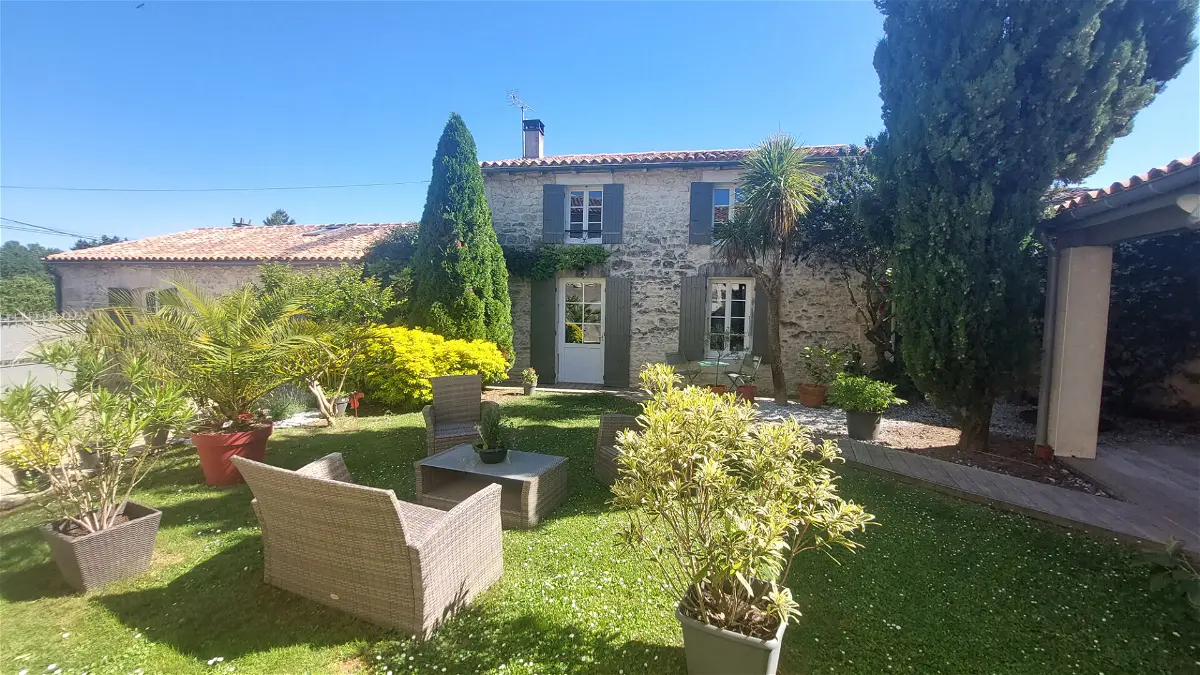 Achat maisonà LE DOUHET