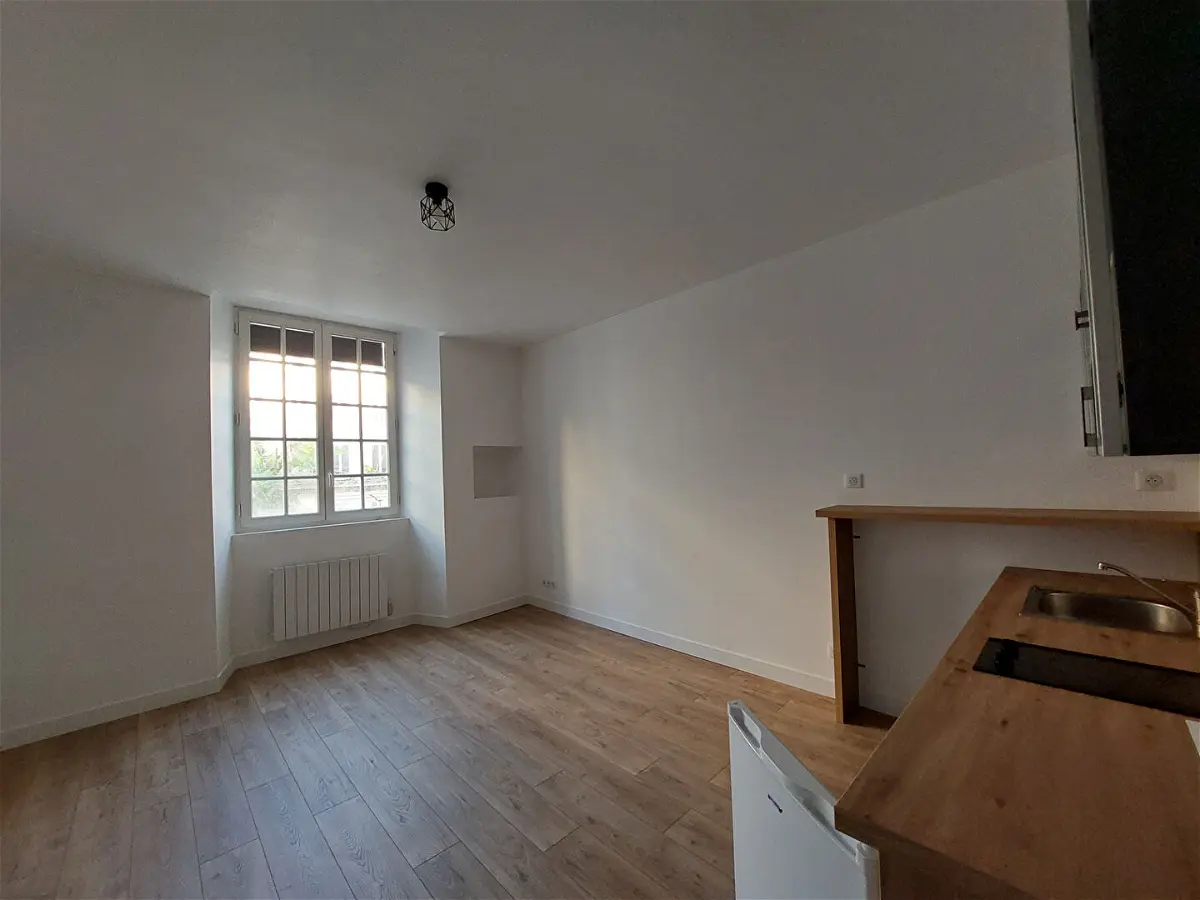 Appartement 1 pièce 24 m² · à Saintes · 24,4 m² · 390 €/mois