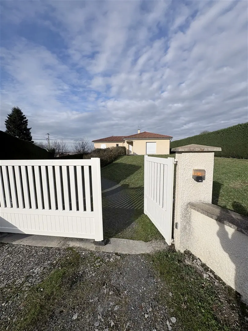 Maison 5 pièces 131 m² · à Saint-Bonnet-les-Oules · 131 m² · 1 300 €/mois