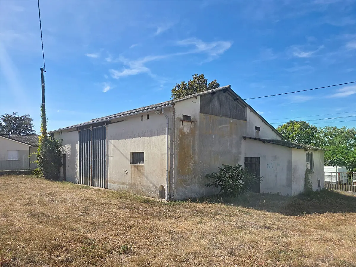 Achat stationnementà LES BILLAUX