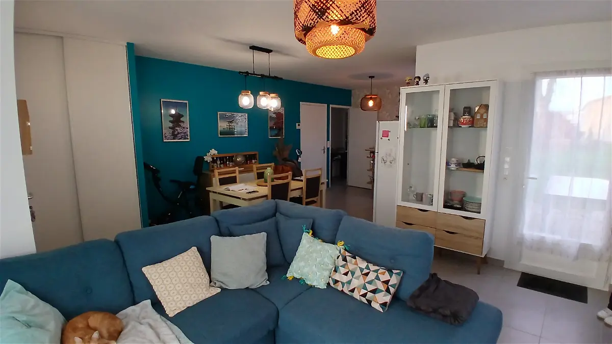 maisonà ST MEME LE TENU