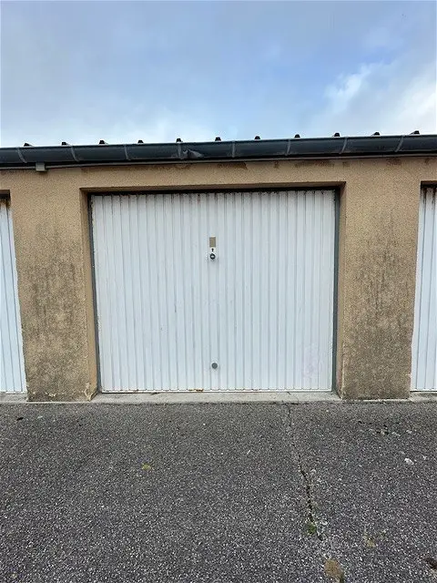 stationnementà MERS LES BAINS