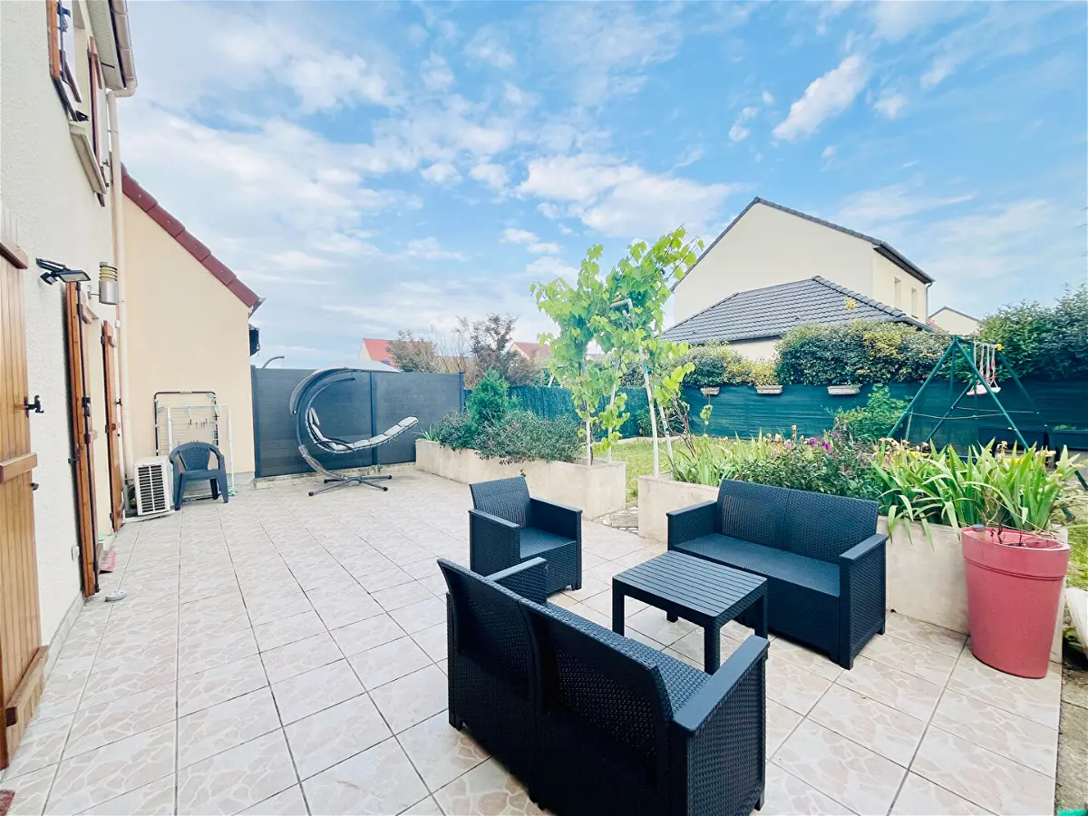 Achat maisonà LA CHAPELLE SAINT MESMIN