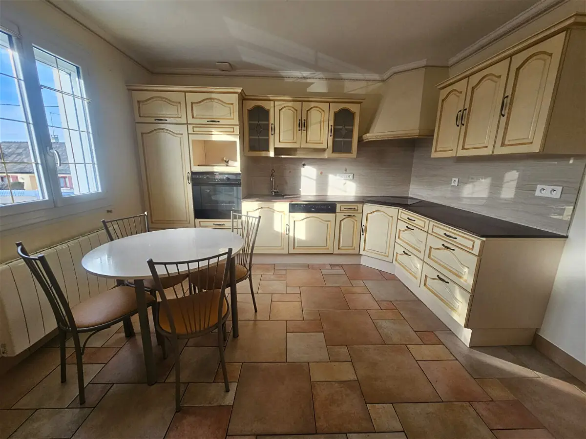 Maison 6 pièces 95 m² · à Quelaines Saint Gault 53360 · 95,1 m² · 168 320 €