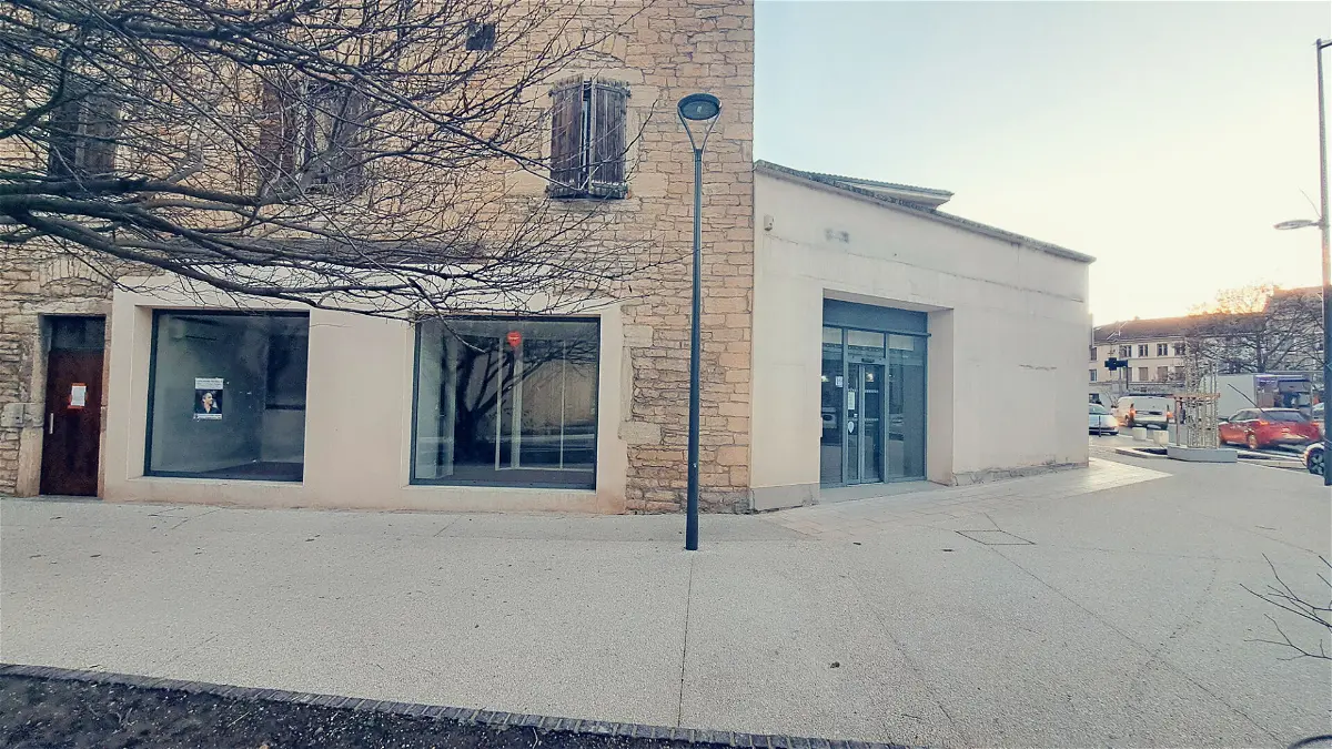 Achat local_commercialà BOURGOIN JALLIEU