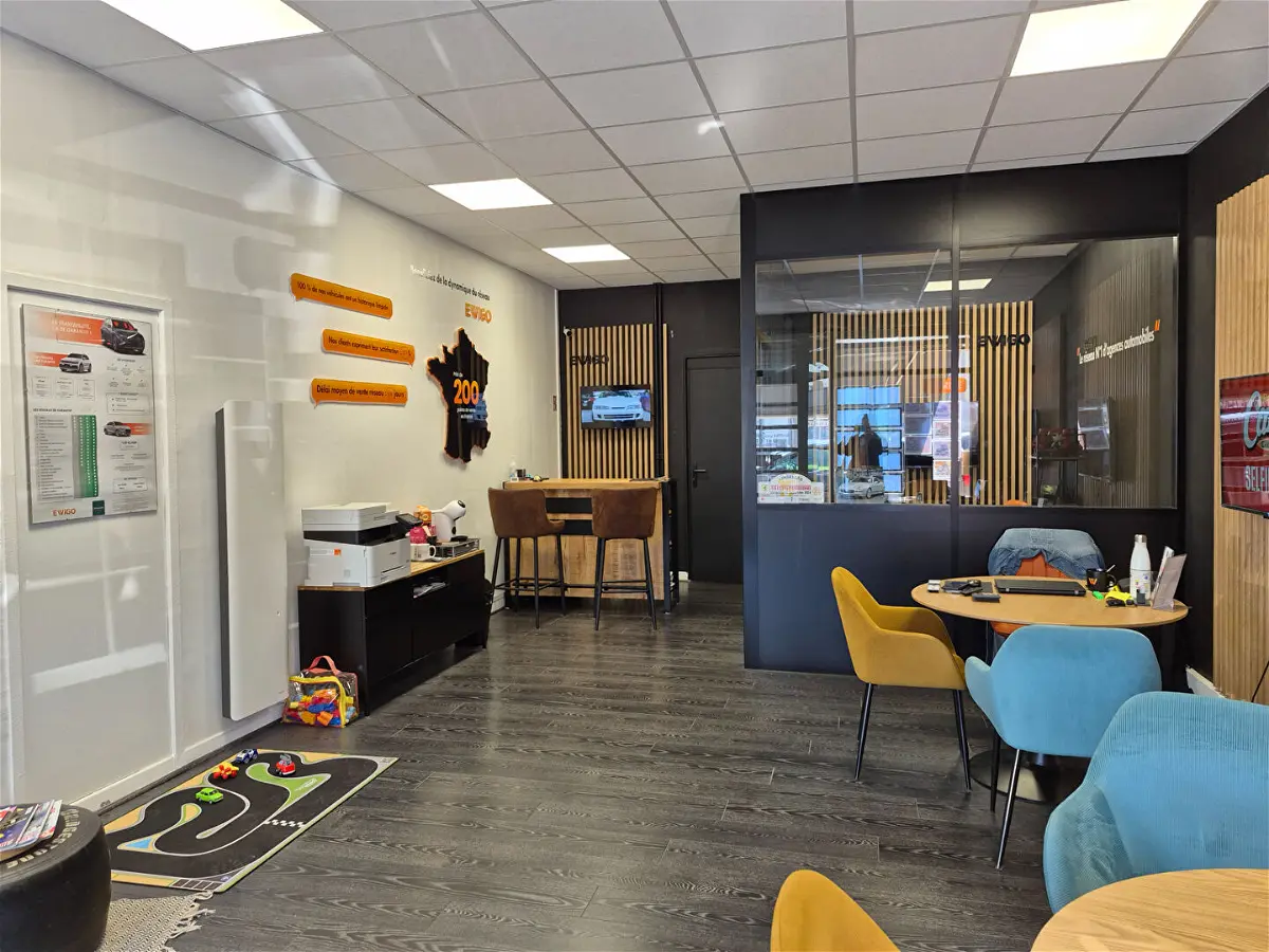 local_commercialà LENS