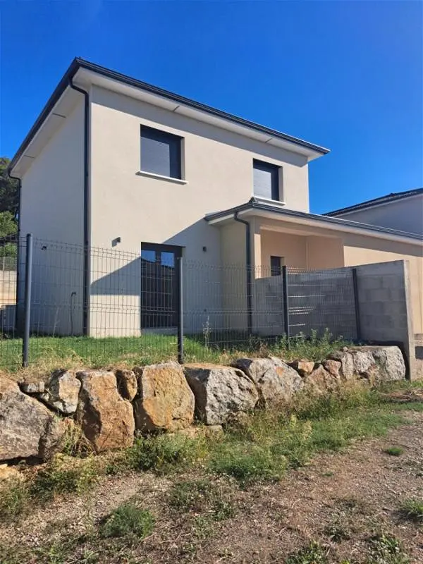 maisonà Clonas-sur-Varèze