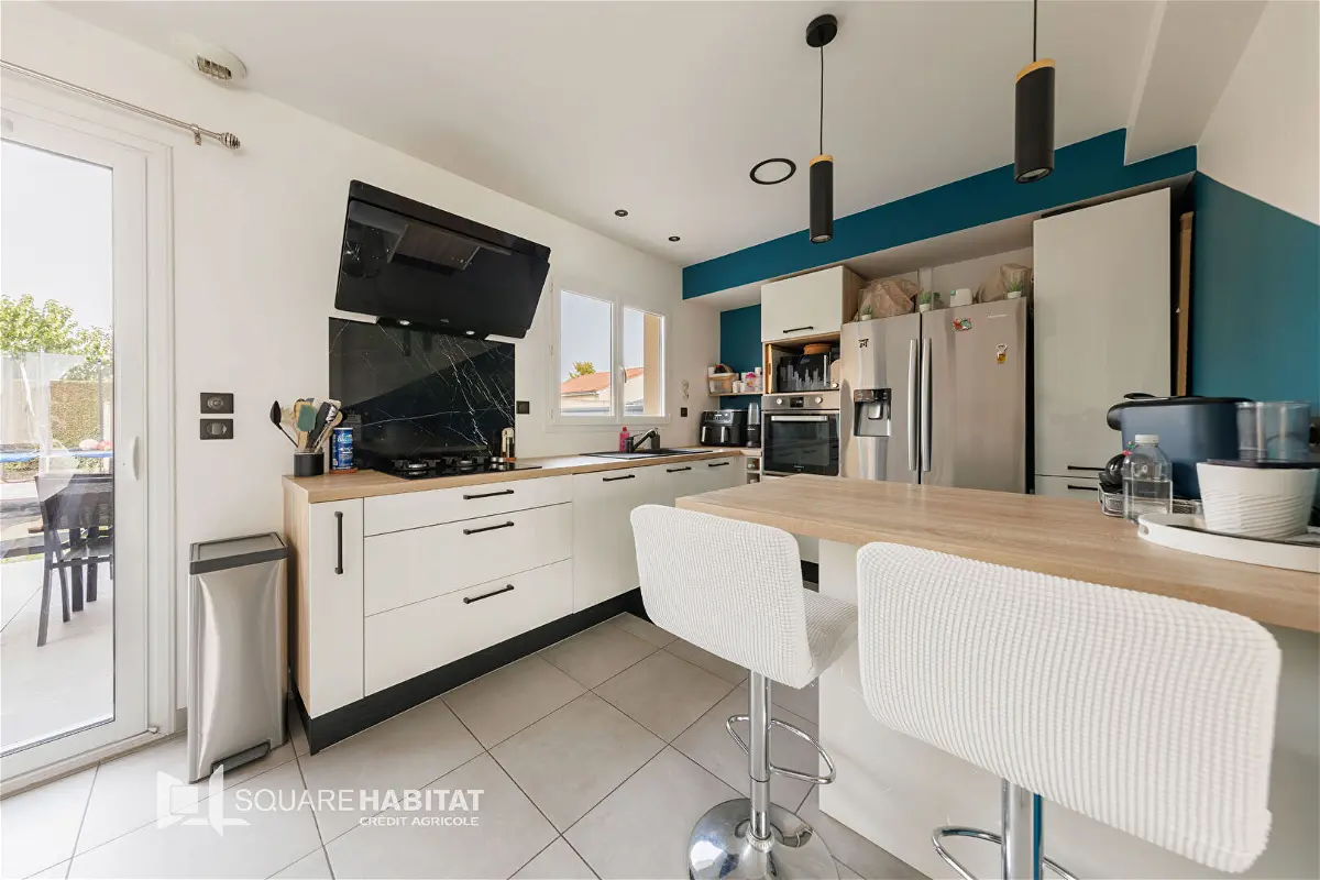 Maison 5 pièces 80 m² · à Saint Bonnet Pres Riom 63200 · 80 m² · 259 000 €