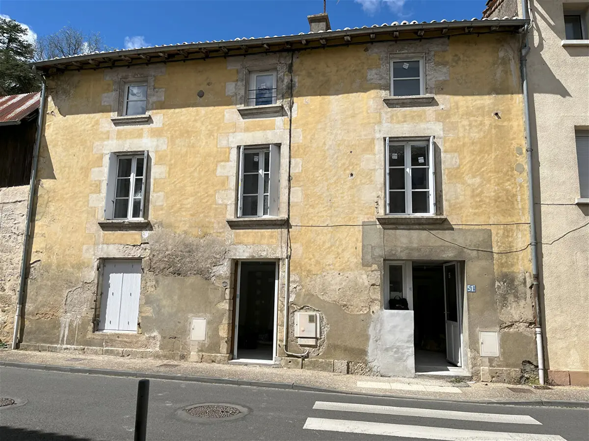 Achat maisonà LUSIGNAN